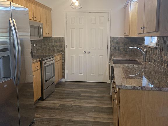 5th image of 3139 Hickory St