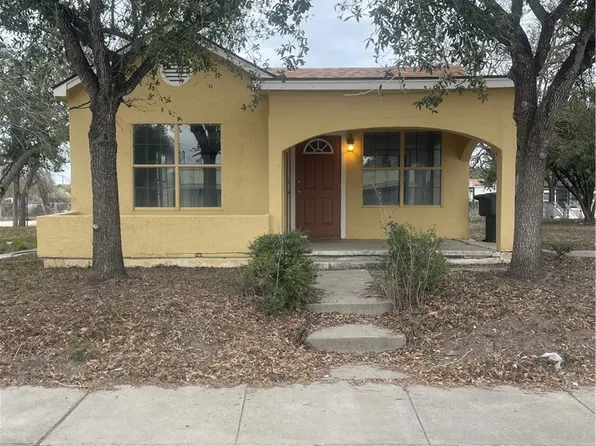 916 S Reynolds St, Alice, TX 78332