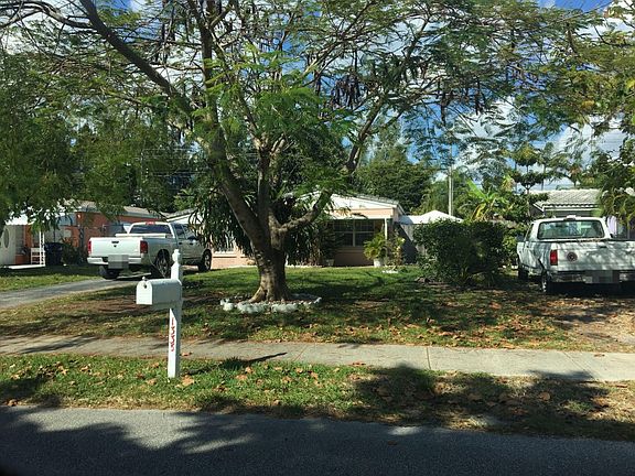 3rd image of 1335 NE 182nd St