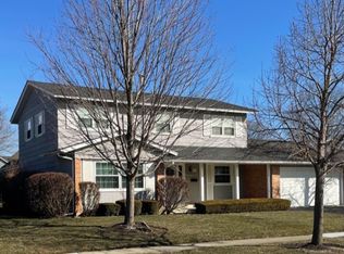 88 W Brantwood Ave, Elk Grove Village, IL 60007