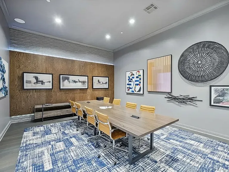 Community Coworking Space at Cottonwood Ridgeview Apartments