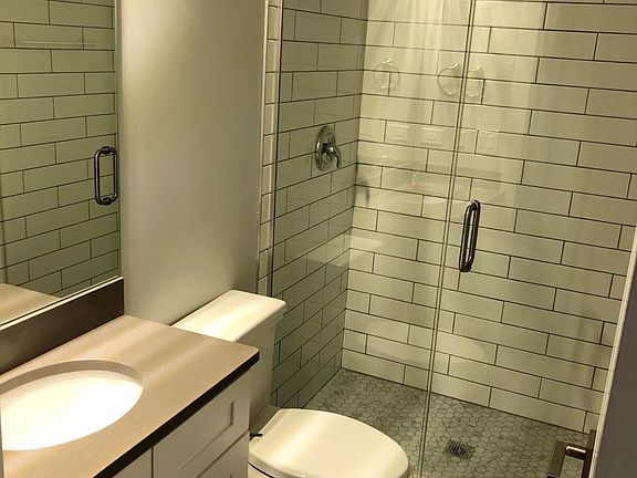 5th image of 356 W Dickens Ave #2SW