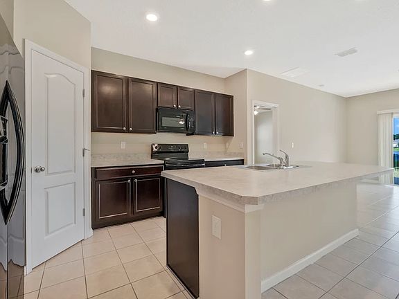 3rd image of 536 Stone Arbor Ln