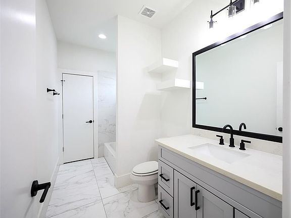 4th image of 2407 Anita St #C