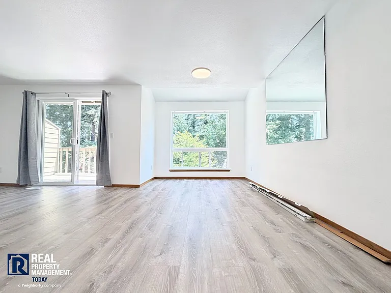 1317 Contra Costa Ave — Photo 7