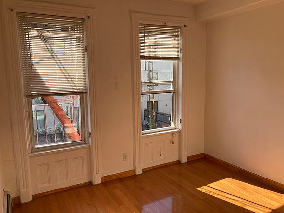 3rd image of 288 Linden St #3