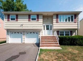 97 Maple St, Colonia, NJ 07067