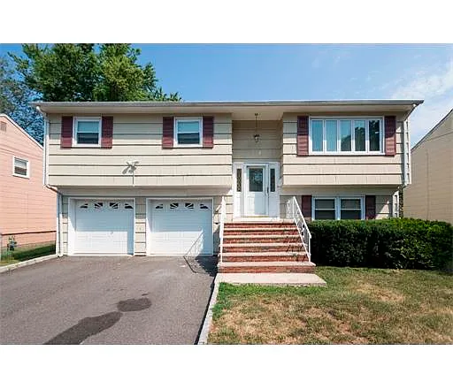 97 Maple St photo 1