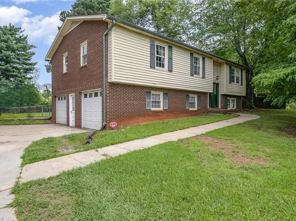4889 Sedgeview Ln, Winston Salem, NC 27107