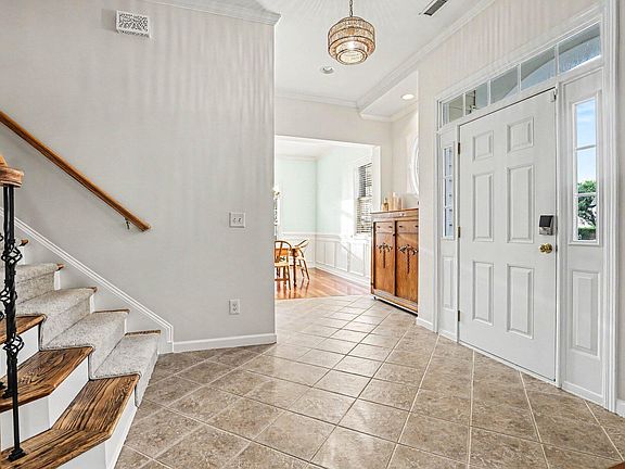 3rd image of 3110 Elm Tree Ln