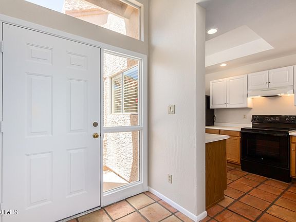 5th image of 312 W CARMEN Street