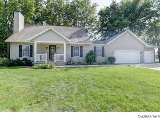 1900 Deerfield Rd, Chatham, IL 62629