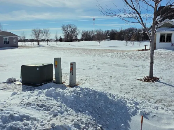 1721 Lower Trentwood Cir NE, Willmar, MN 56201