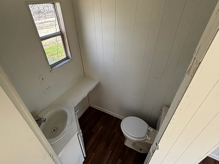 111 Corman Cir — Photo 5