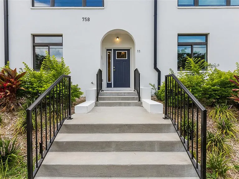 266 Park Lake St #19 — Photo 24