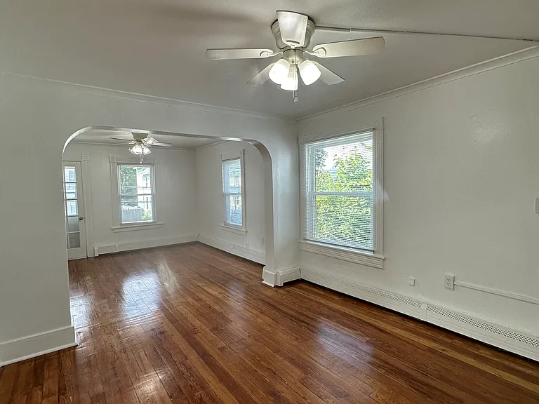 35 Maud St #2 — Photo 4