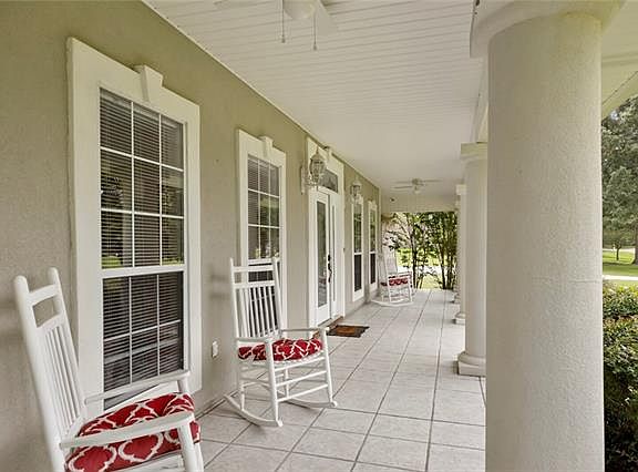 3rd image of 19451 Pinewood Dr