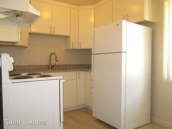 2nd image of 844 Maryann Dr APT 10