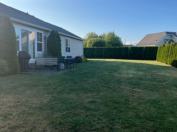 Back deck / spacious private back yard.