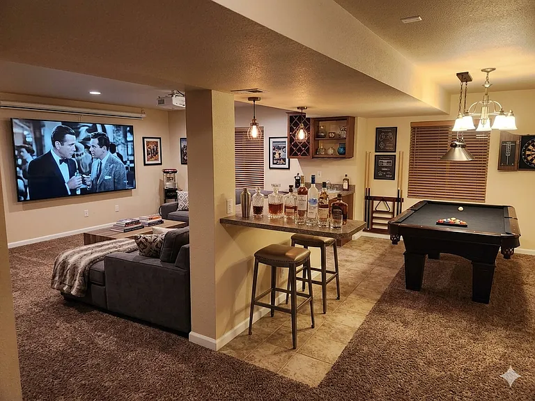 BSMT Rec Rm & Wet Bar Area
