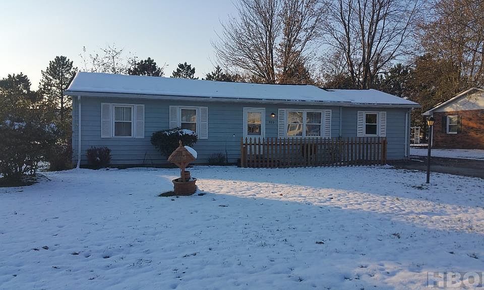 1st image of 990 Winding Hollow Ln