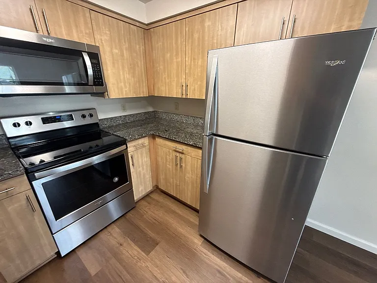 905 Bryan Ct — Photo 10