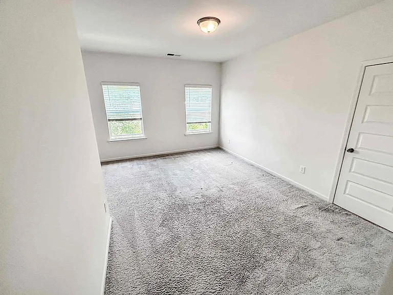 5784 Silver Lake Dr — Photo 11