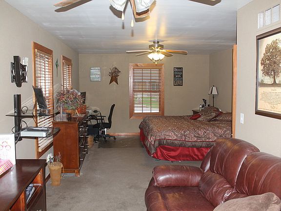 4th image of 936 Sweet Cicely Dr