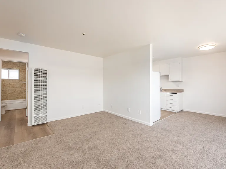 Los Robles Apartments — Photo 9