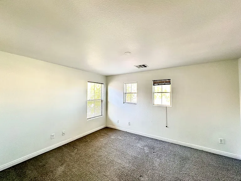 11588 Vesuvio Ct — Photo 23