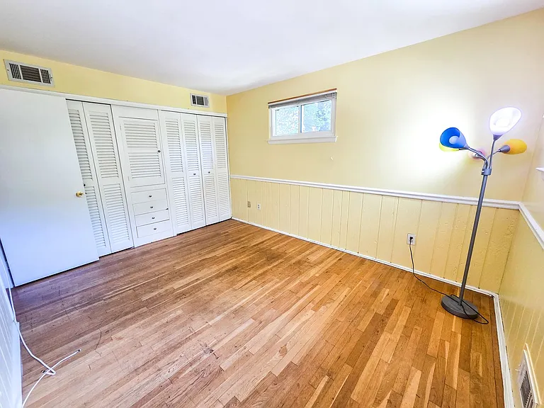 305 Hillsboro Dr — Photo 17