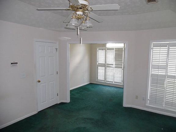 4th image of 111 Lee Road 975