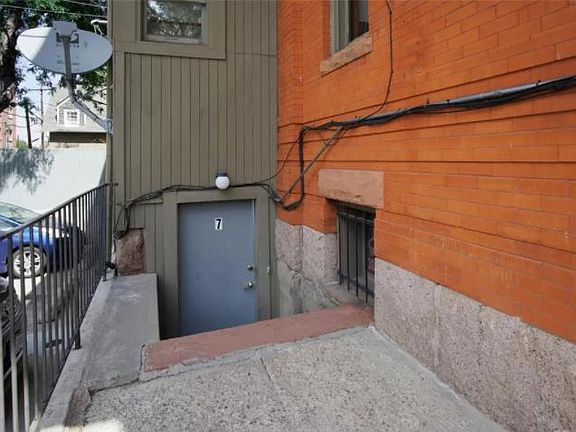 2nd image of 1401 N Franklin St APT 7