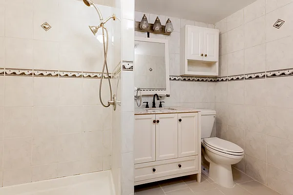 Rented by Douglas Elliman | media 21