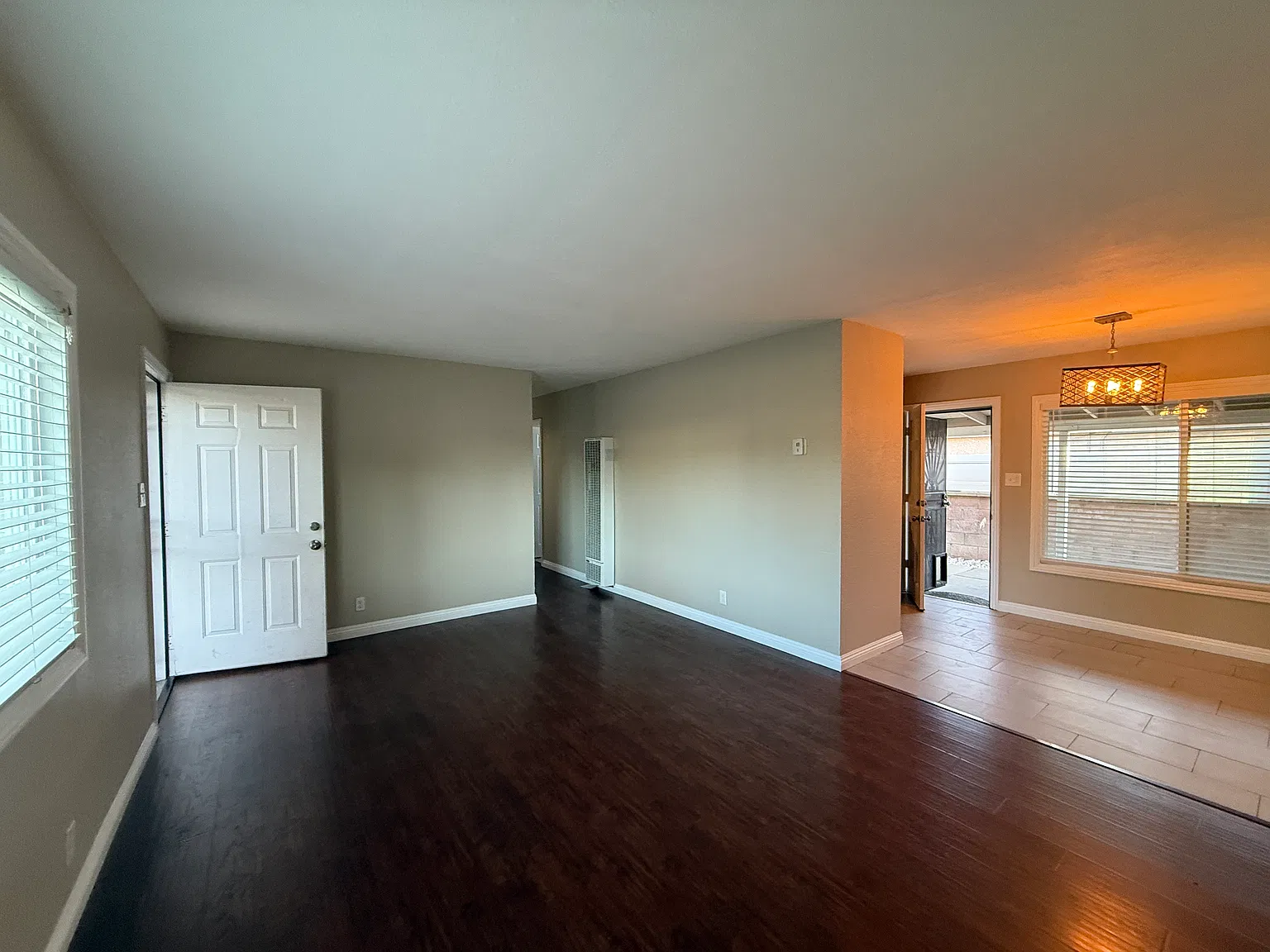 3 bed, 903 sqft, $3,100 — Photo 3