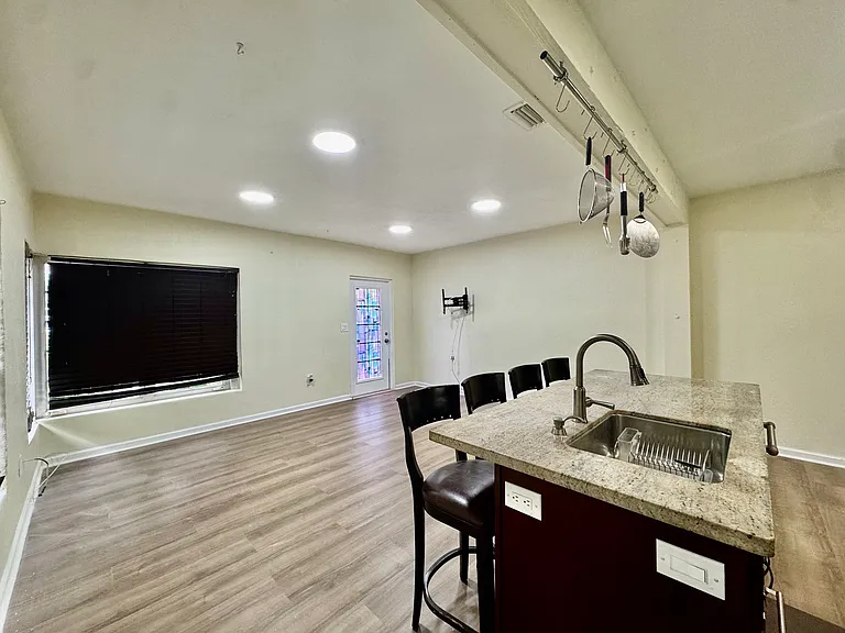 714 N Federal Hwy #1 — Photo 4
