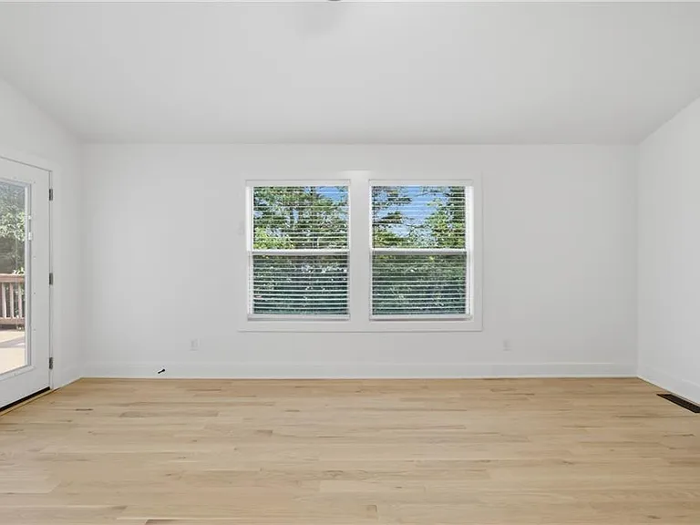 230 Pinebridge Ct — Photo 13
