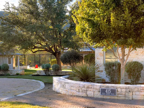 415 Frio Canon Trl, Leakey, TX 78873