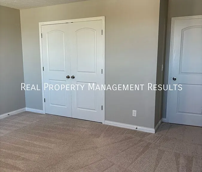 4817 White Chapel Dr — Photo 18