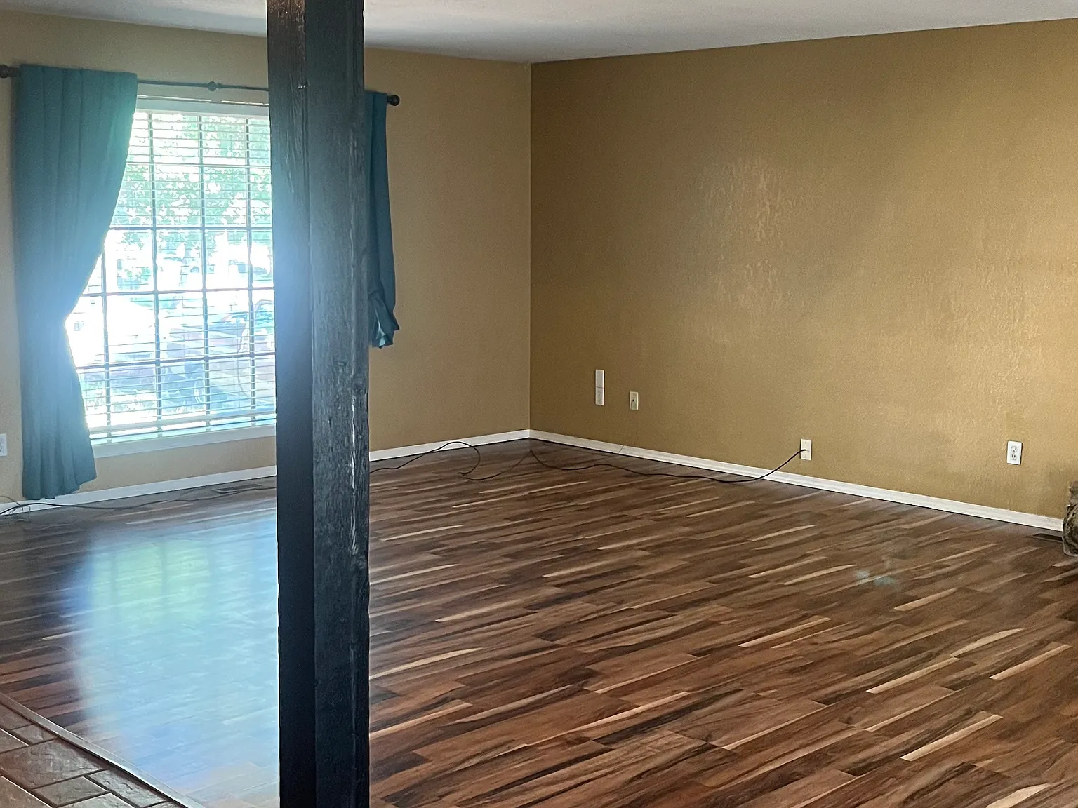 3 bed, 2.5 bath, 2212 sqft, $2,000 — Photo 3