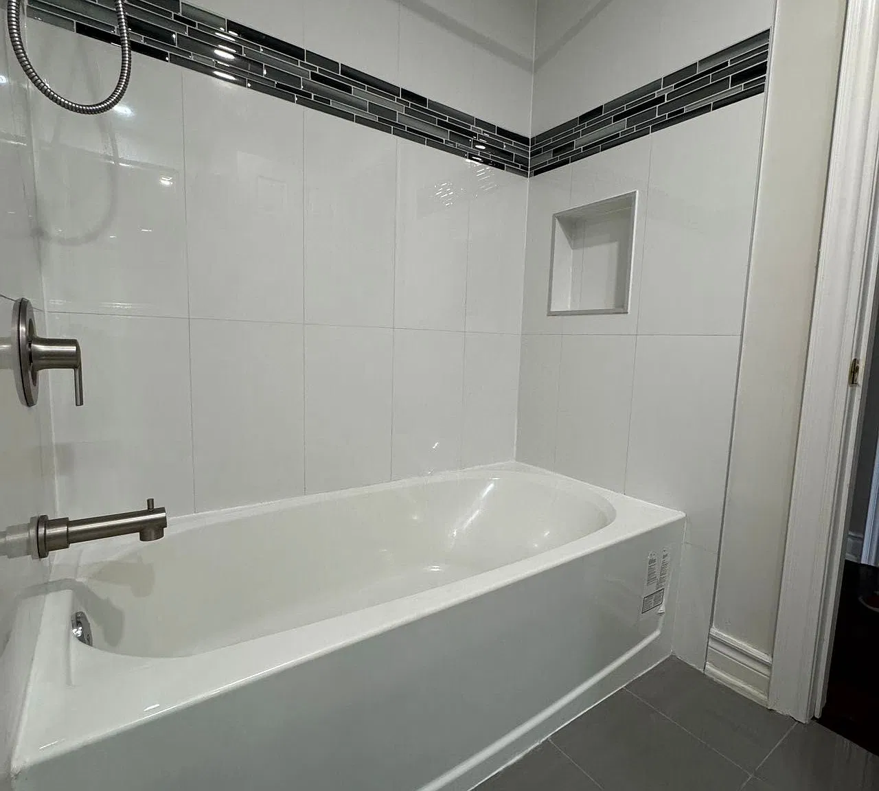 1 bed, $1,200 — Photo 4