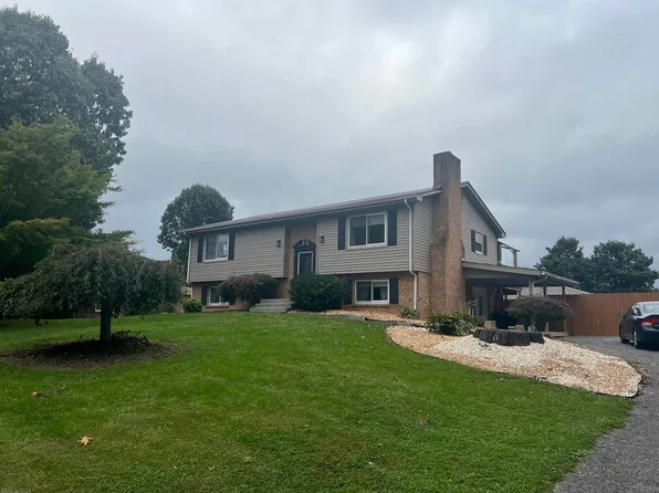 6030 Oakview Ave, Dublin, VA 24084