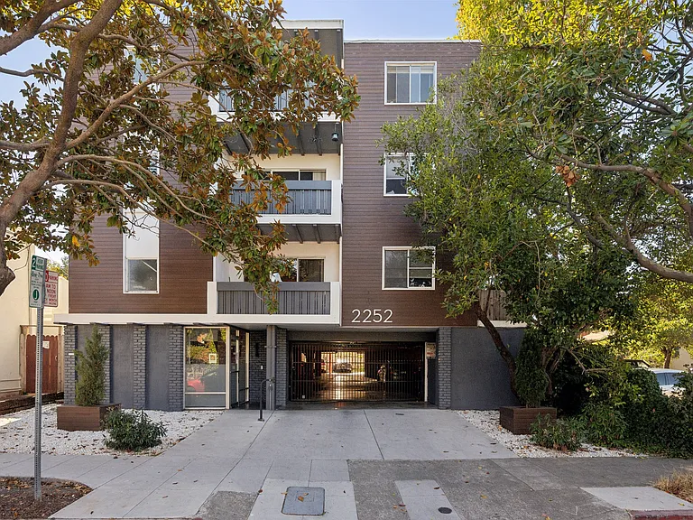 2252 Parker Street — Photo 30