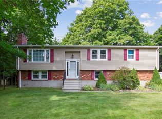 21 Weaver Rd, North Kingstown, RI 02852