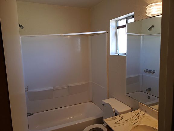 4th image of 1142 N March Cir #A