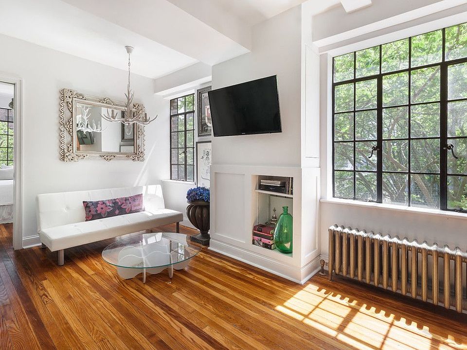 1st image of 320 E 42nd St APT 601