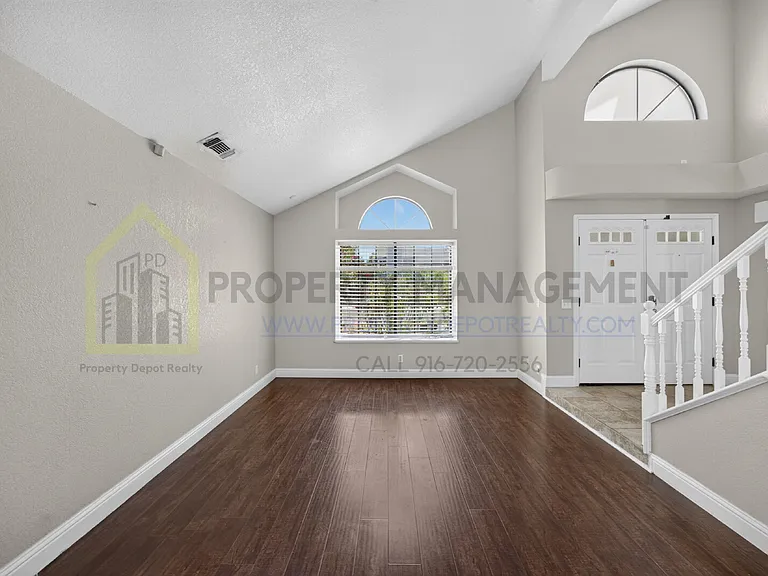 8779 Brittany Park Dr — Photo 11