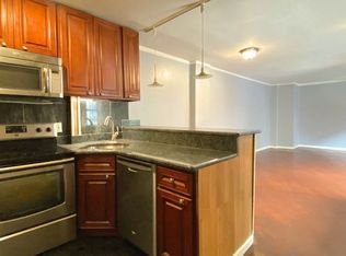 209 7th Ave APT 1A, New York, NY 10011