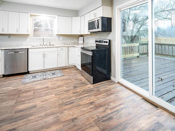 3rd image of 1010 Mallard Ct