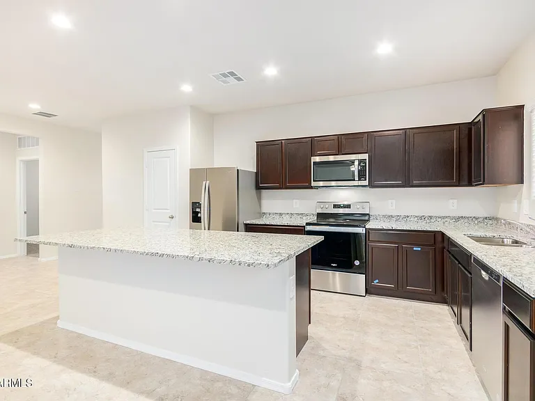 1810 W Pinkley Ave — Photo 11